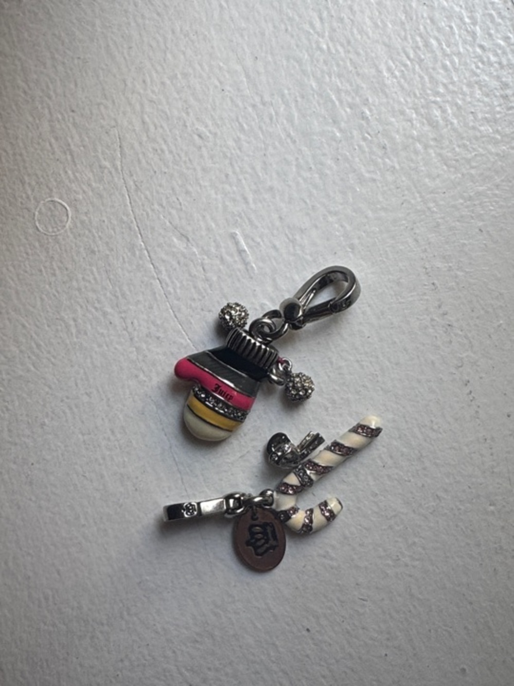 Juicy Couture Holiday Charms in Mint Condition - Picture 2 of 2